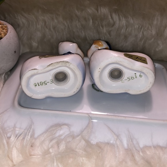 Kissing DUTCH COUPLE Vintage SALT & PEPPER - Picture 4 of 6